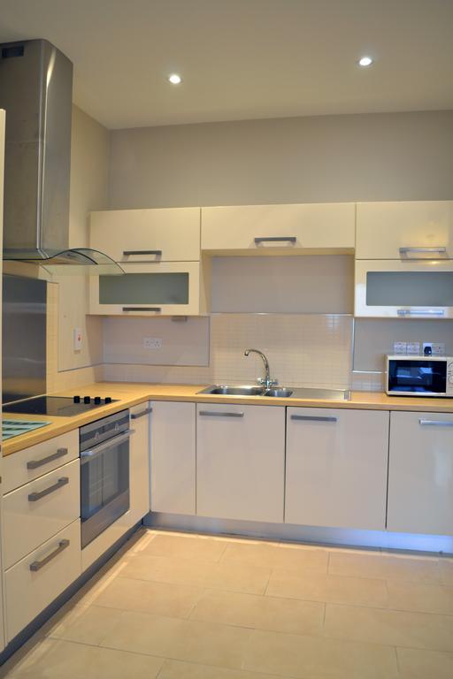 Carrick Plaza Suites And Apartments Rum bild